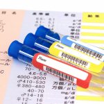 採血用試験管と血液検査結果