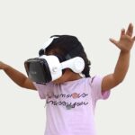 VRを楽しむ女の子
